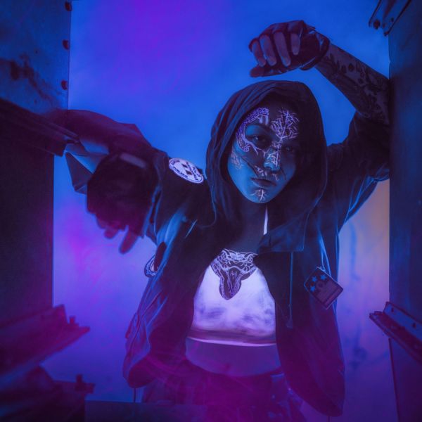 File:GwenBlacklight.jpg